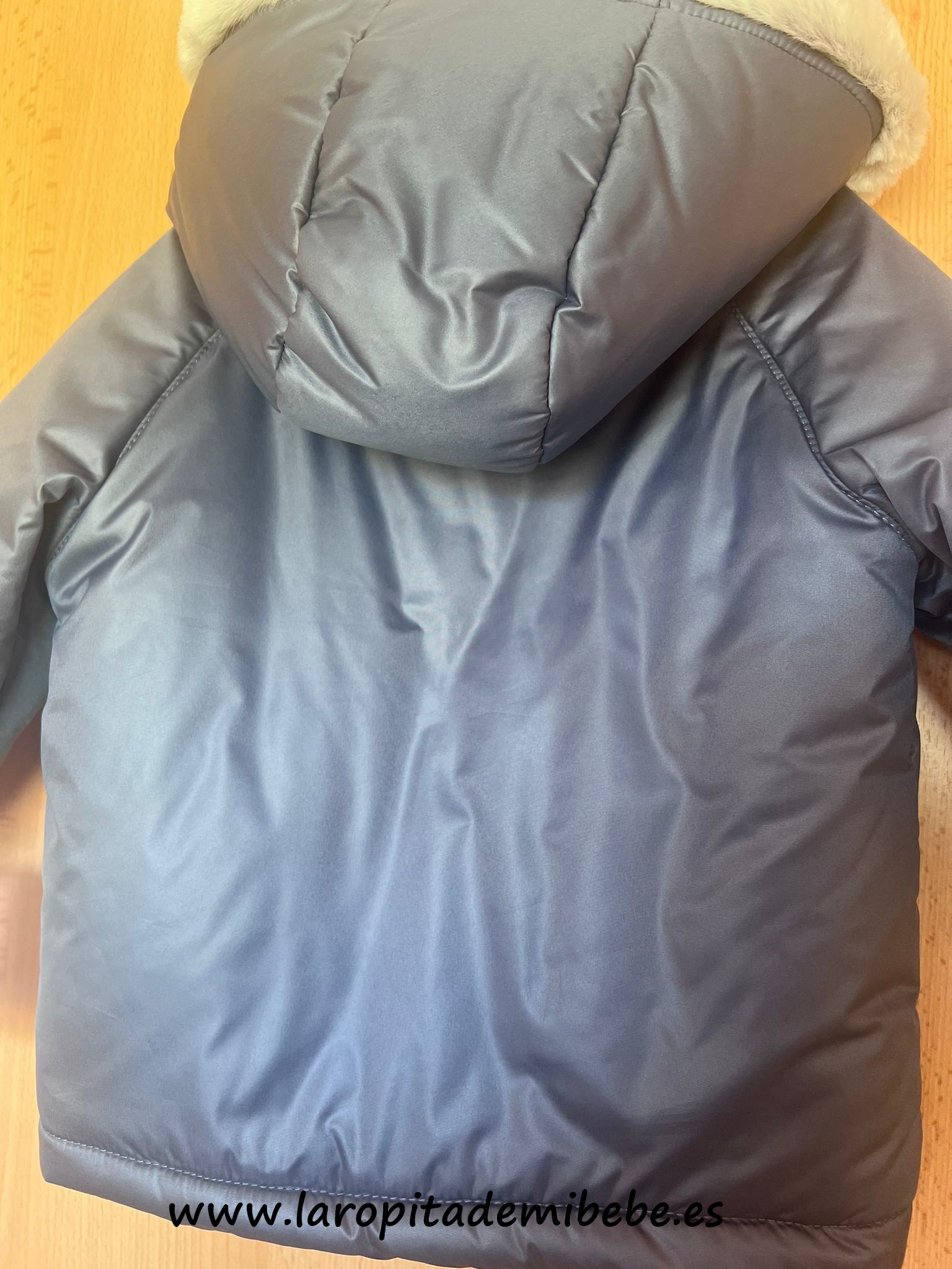 abrigo-impermeable-azul-bbz-