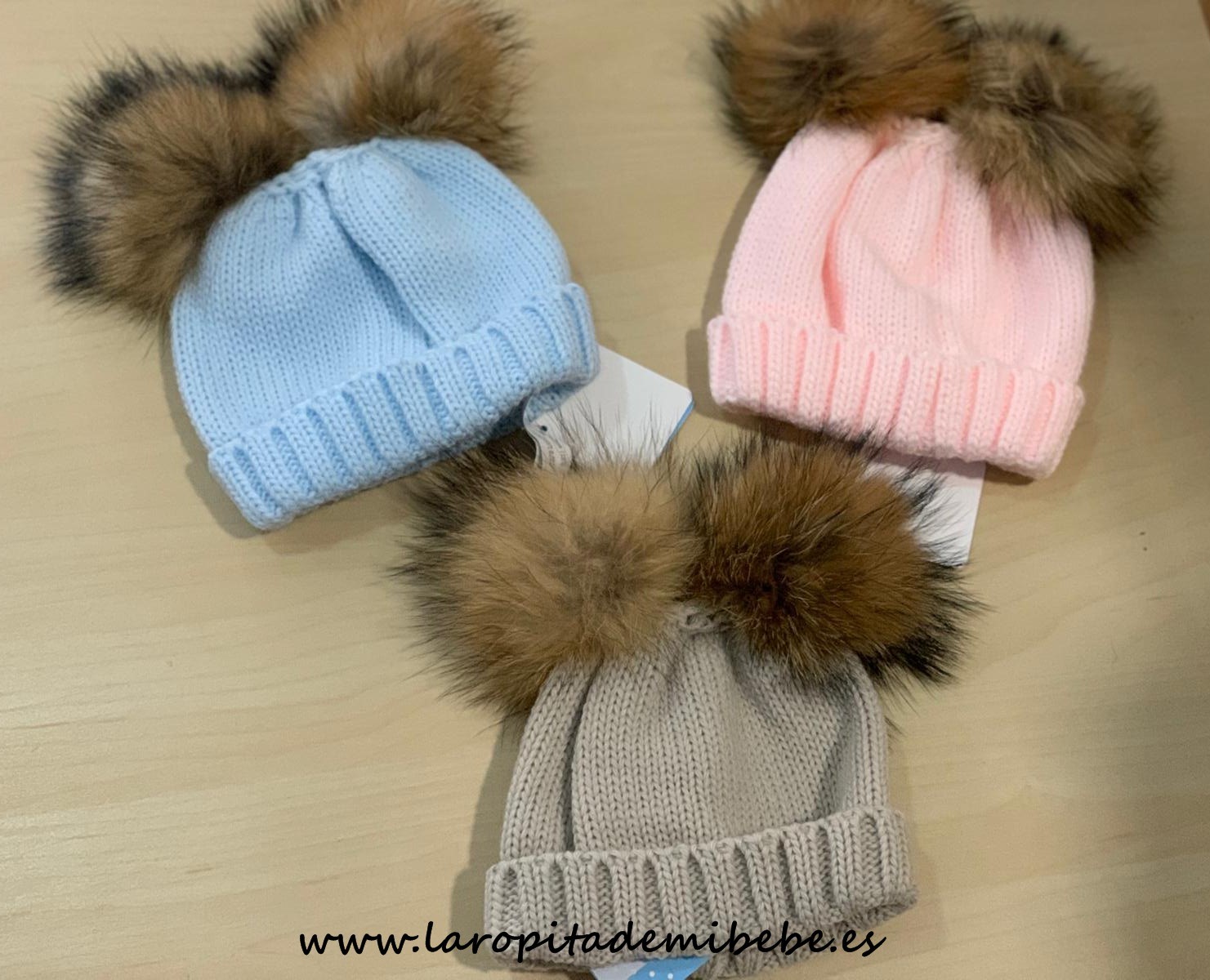 gorro-unisex-dos-pompones-pelo